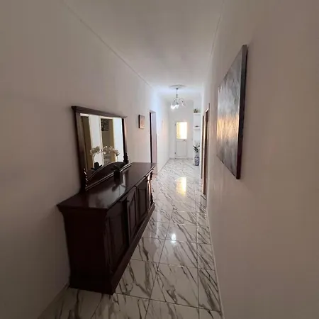 Luxury - Dar Al Shams 01 * 티라나